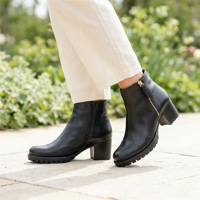 Gabor Leather Zip Up Ankle Boots - GAB42033 / 329 521 - Black