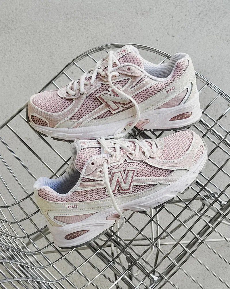 New Balance 740