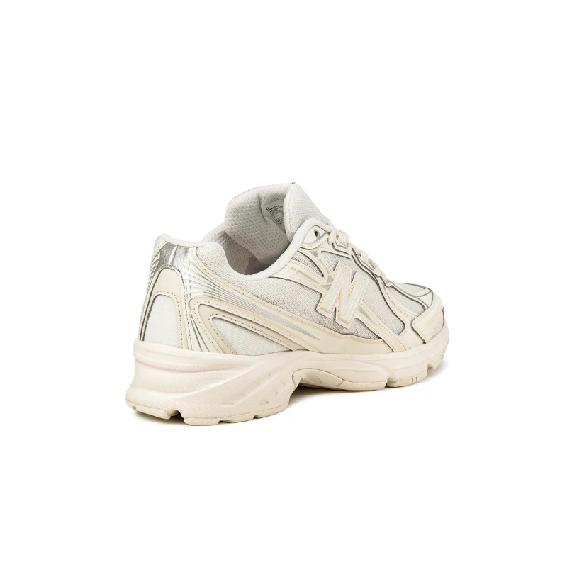 New Balance 740
