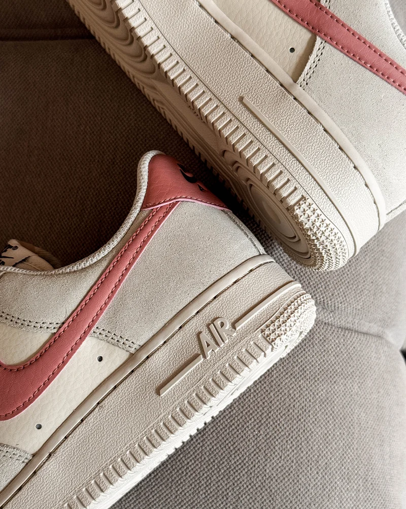 Nike Wmns Air Force 1 Low