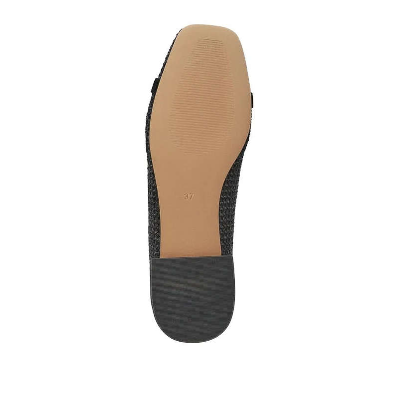Leather Buckle-Detailed Pumps - CAPRI41500 / 327 055 - Black