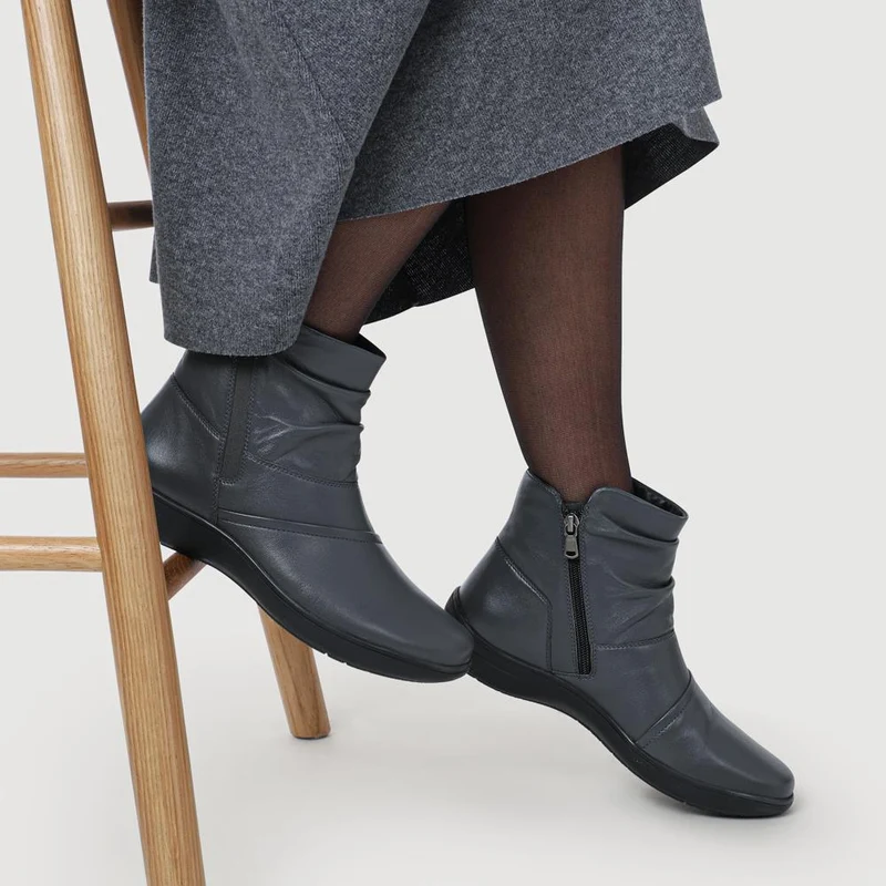 Wide Fit Leather Ankle Boots - KF42004 / 328 468 - Grey