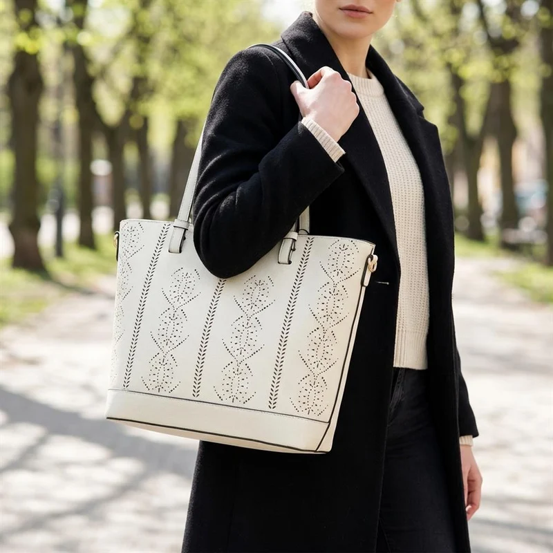 Classic Detail Tote Bag - BELHETIA43000 / 329 233 - Cream