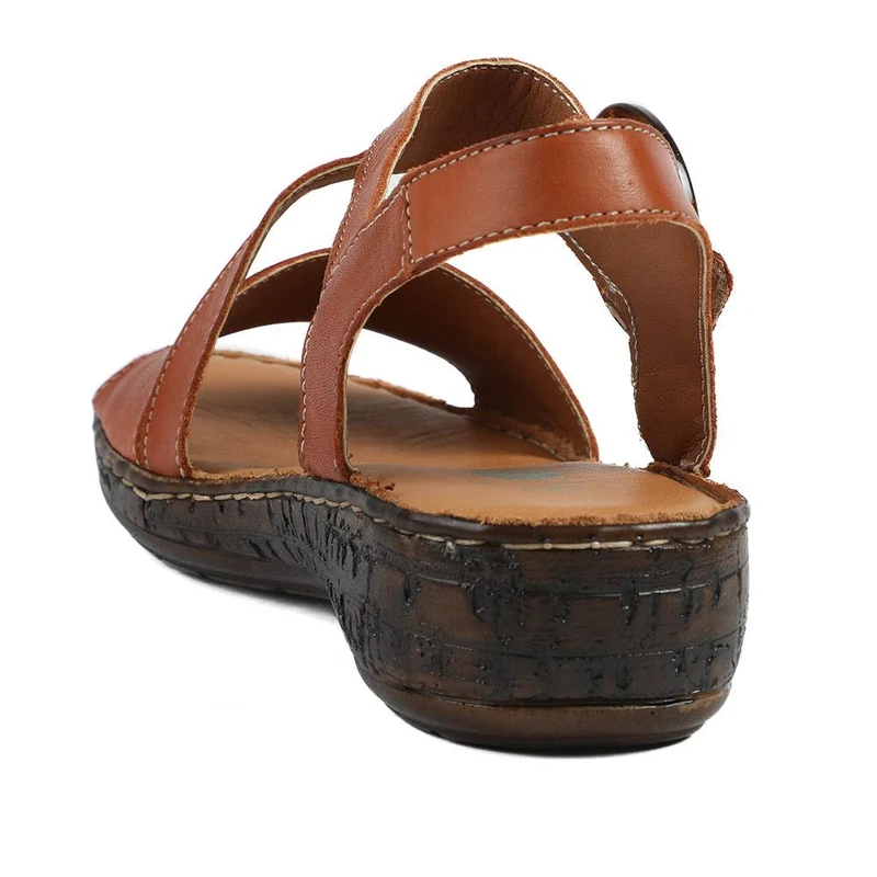 Wide Fit Leather Sandals With Buckle Fastening - LUCK43007 / 329 406 - Tan