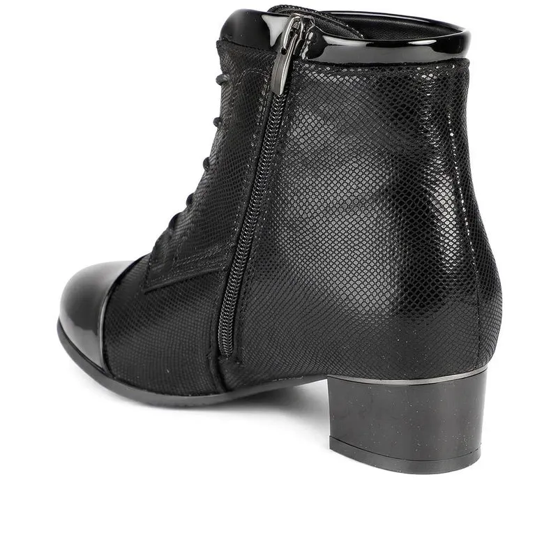Wide Fit Smart Patent Toe Ankle Boots - WLIG44008 / 329 991 - Black