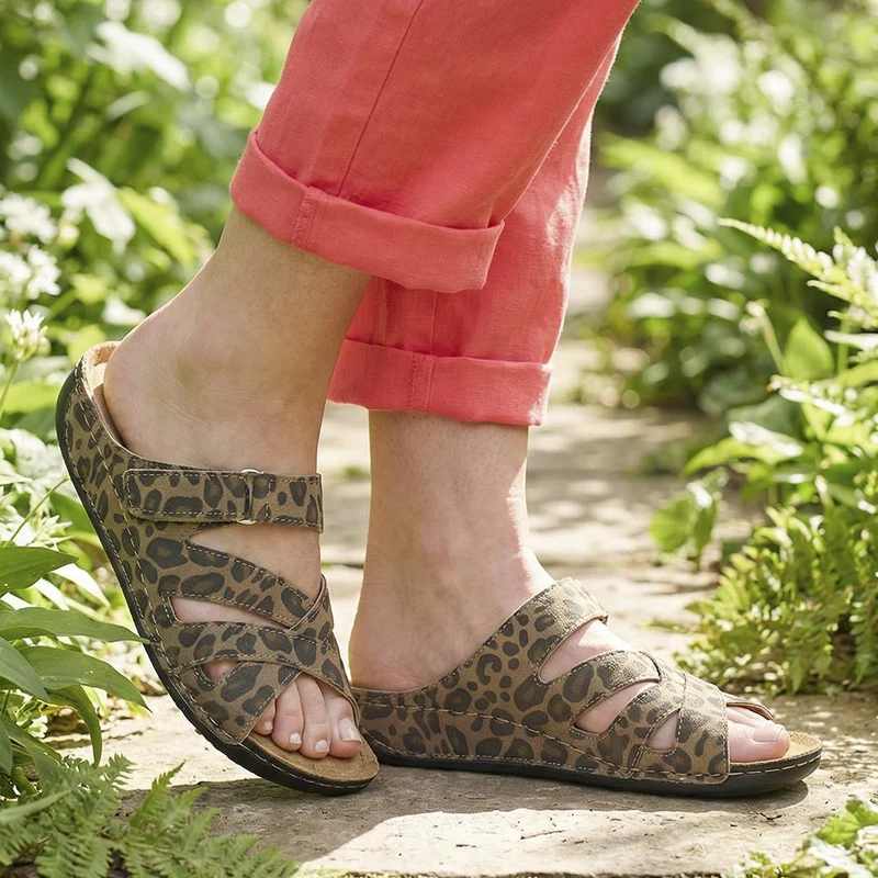 Lightweight Touch Fasten Mules - SERAY41001 / 327 547 - Leopard