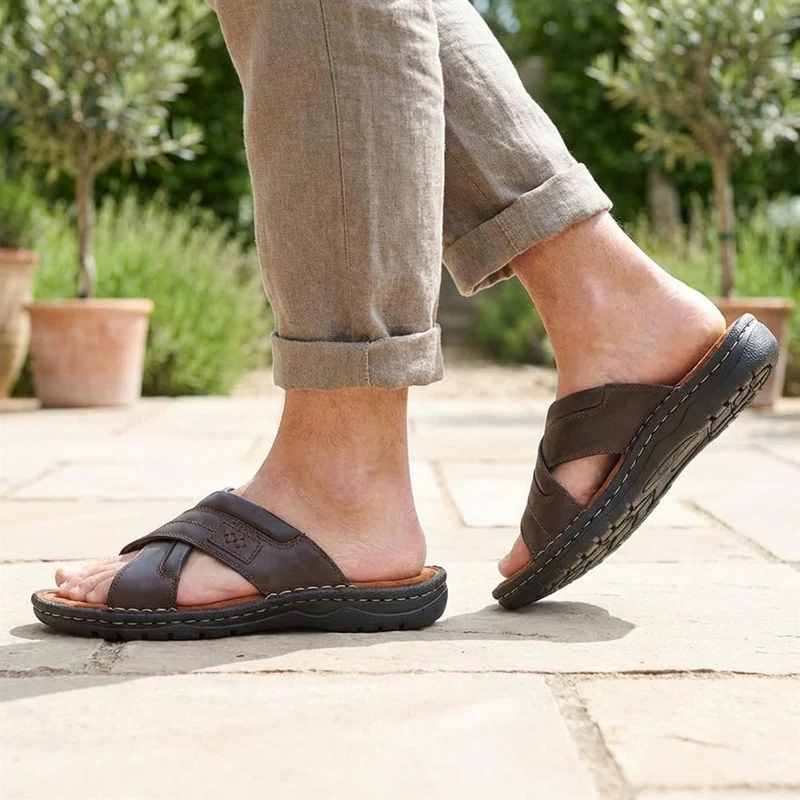 Leather Mule Sandals - AATRA43003 / 328 936 - Dark Brown