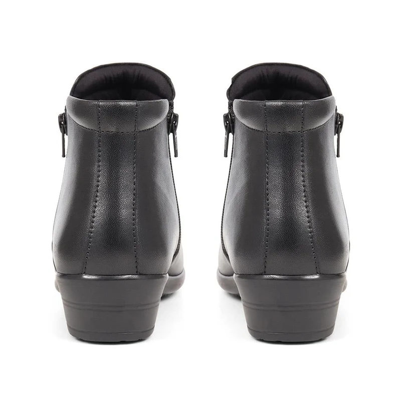 Lightweight Leather Ankle Boots - KF38012 / 324 468 - Black