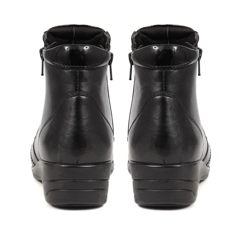 Leather Boots - KF38020 / 324 490 - Black