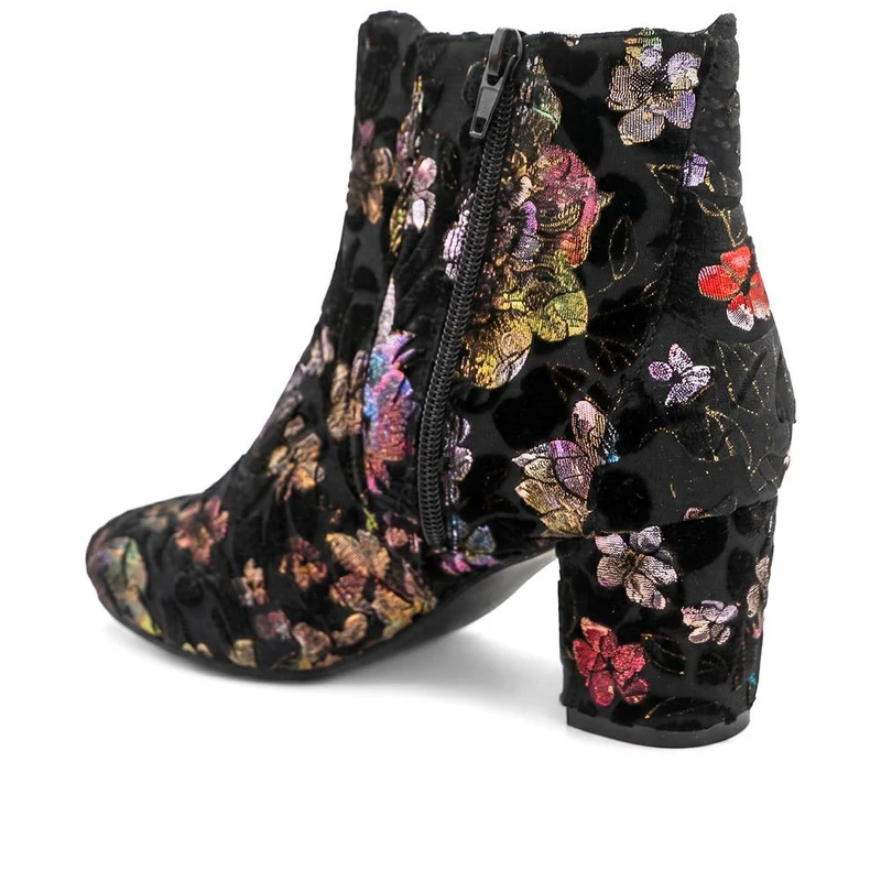 Patterned Block Heel Buckle Ankle Boots - WBINS38090 / 324 214 - Multi-Black