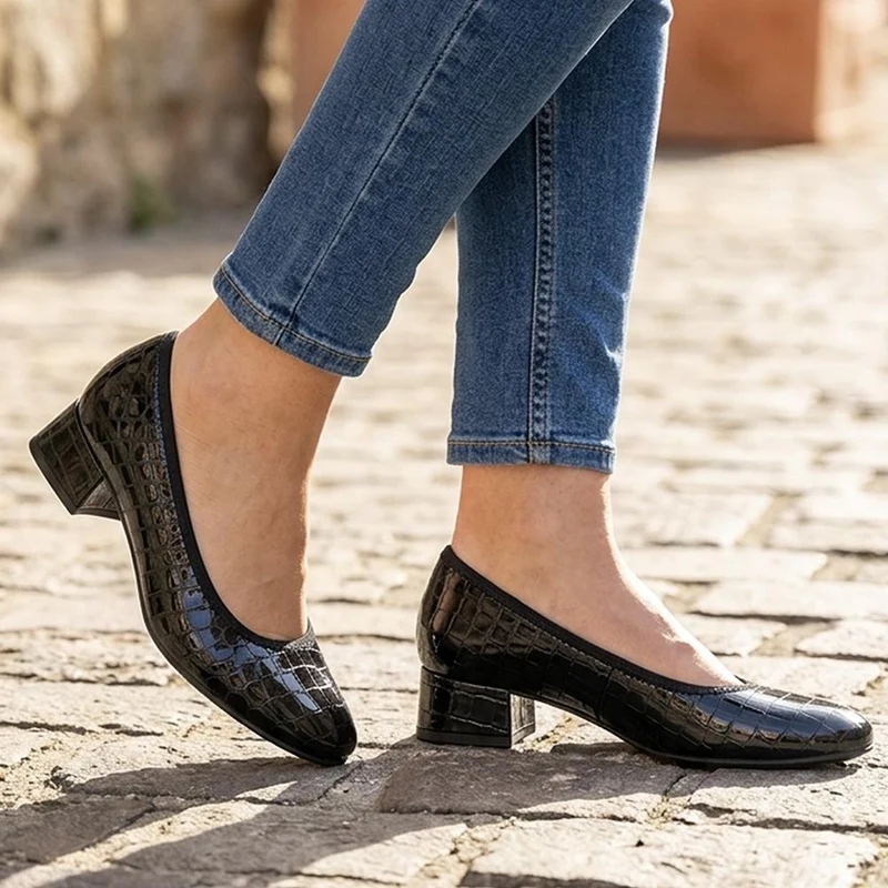 Smart Patent Block Heel Court Shoes - SANYI44015 / 329 911 - Black