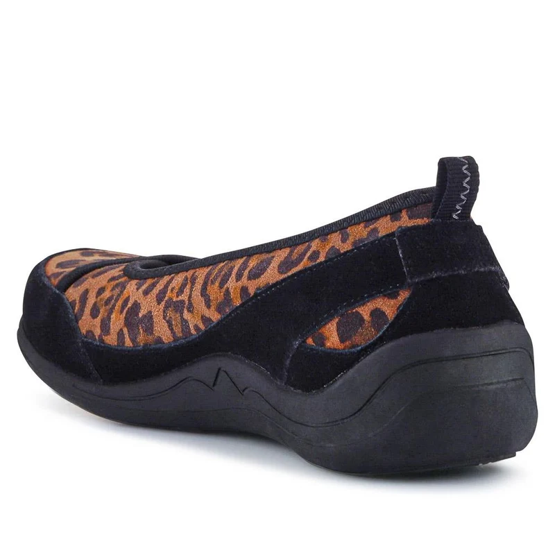 Slip-On Patterned Lightweight Pumps - BRK37007 / 323 323 - Leopard