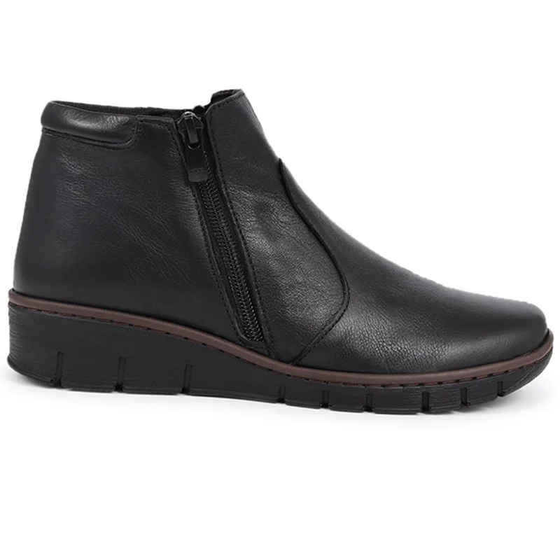 Leather Ankle Boots - LUCK40001 / 326 380 - Black