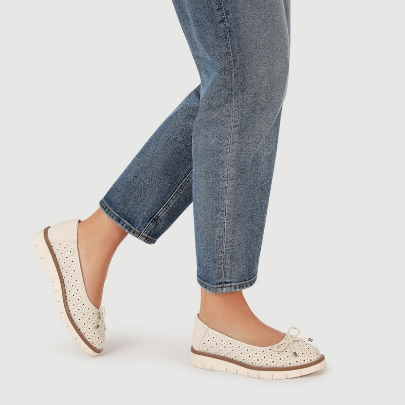Wide Fit Cushioned Pumps - WBINS41095 / 327 321 - Beige