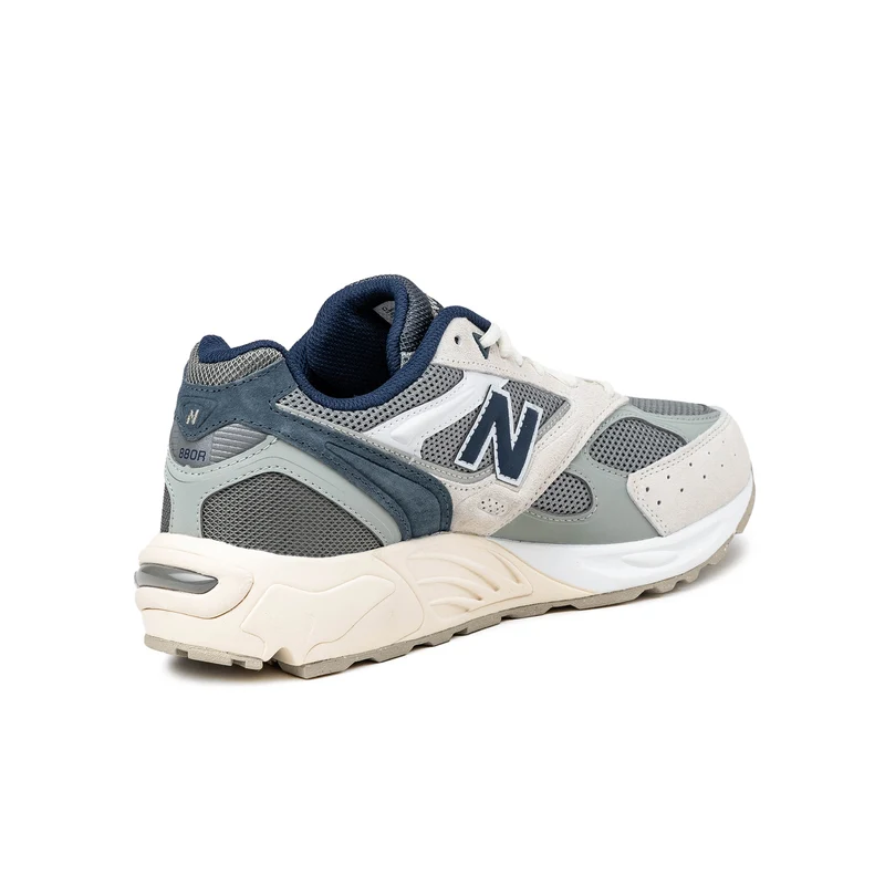 New Balance 880R