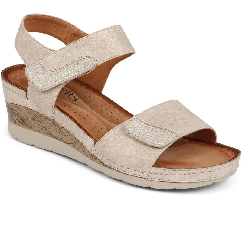 Double-Strap Touch-Fasten Wedge Sandals - WOIL39033 / 325 303 - Beige