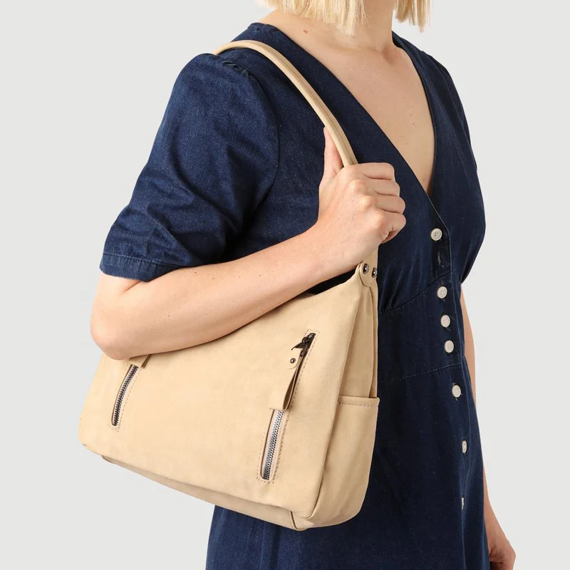 Zip-Pocketed Handbag - WAHT41004 / 327 416 - Beige