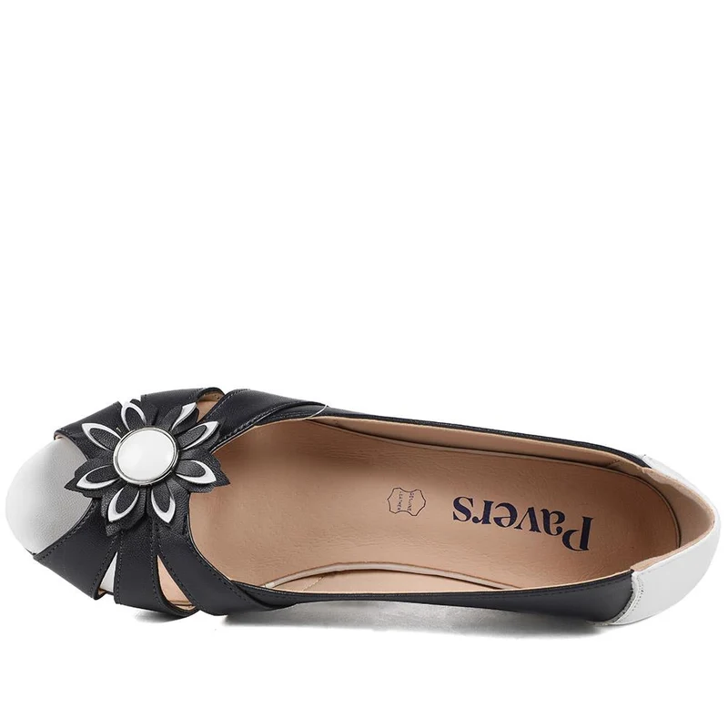 Flower Detail Peep Toe Wedge Pumps - WLIG43000 / 328 886 - Navy - White