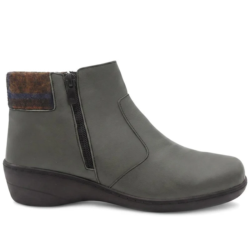 Wide-Fit Leather Lightweight Ankle Boots - LUCK42000 / 328 506 - Khaki