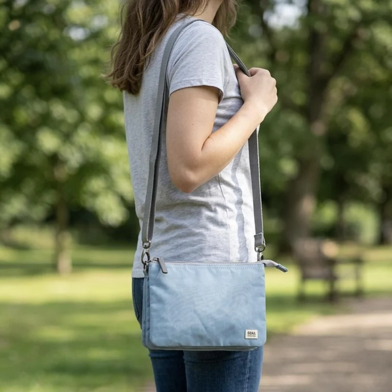 Roka Carnaby Crossbody Bag - ROKA44010 / 330 528 - Light Blue