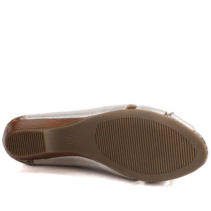 Flower Detail Peep Toe Wedge Pumps - WLIG43000 / 328 886 - Soft Gold