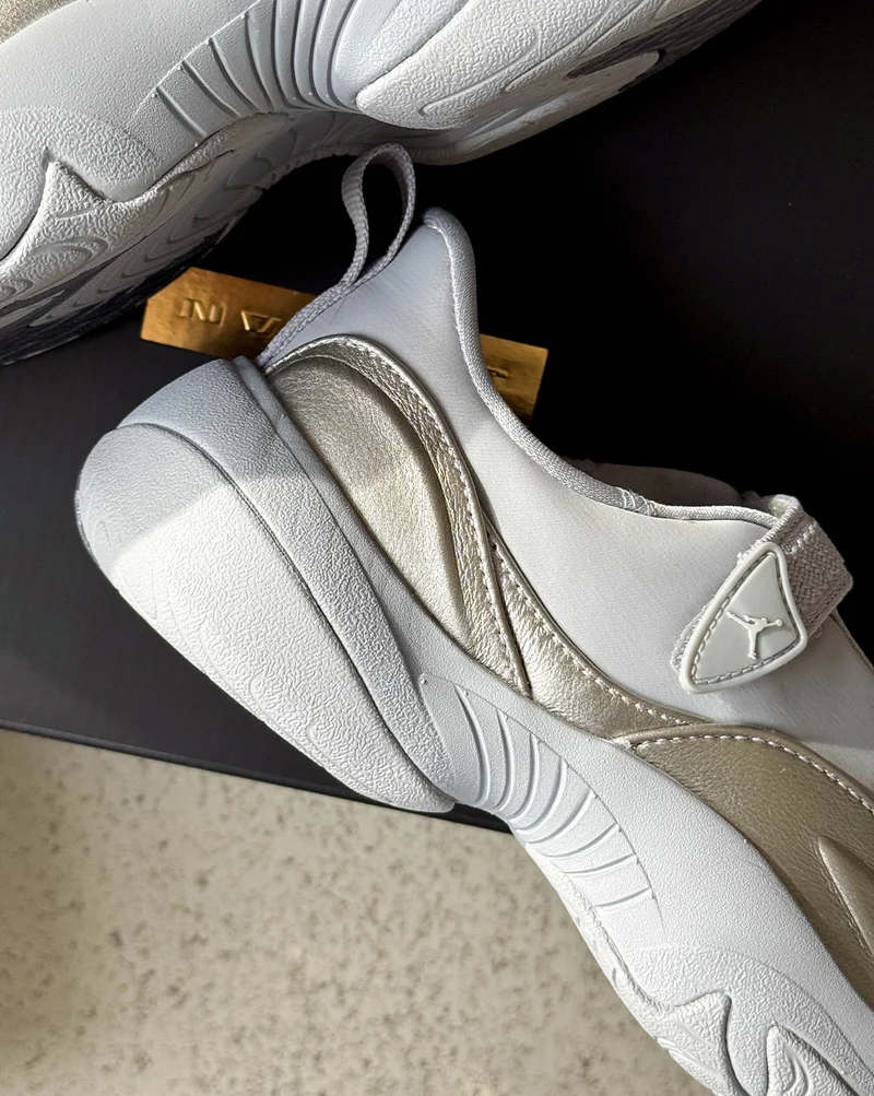 Nike Wmns Jordan Pointe