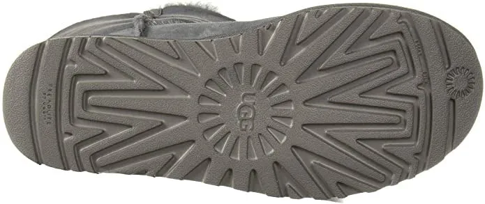 UGG - Klassischer kurzer Charm-Stiefel – Grau