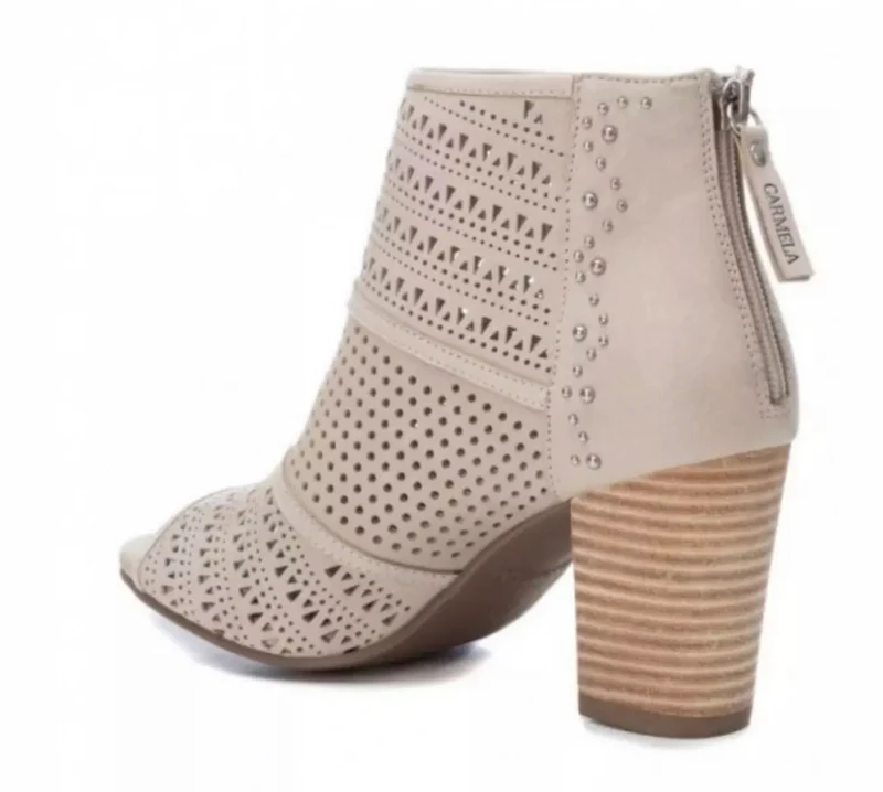 Carmela Damen-Stiefel aus perforiertem Leder mit hohem Absatz – Beige