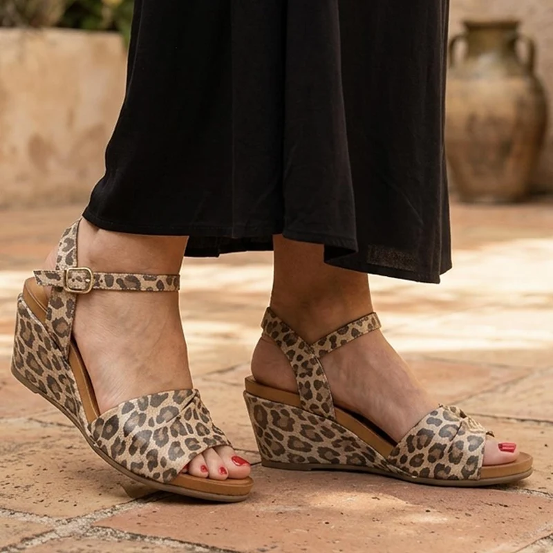 Adjustable Buckle Wedges - BELMETIN37017 / 323 773 - Leopard