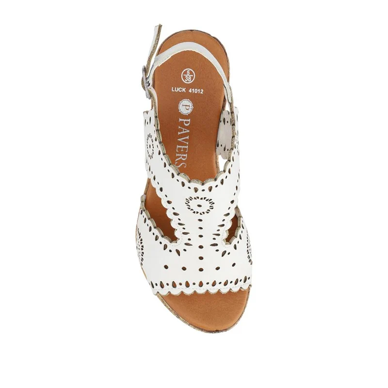 Leather Buckle-Fastening Wedge Sandals - LUCK41012 / 327 609 - White