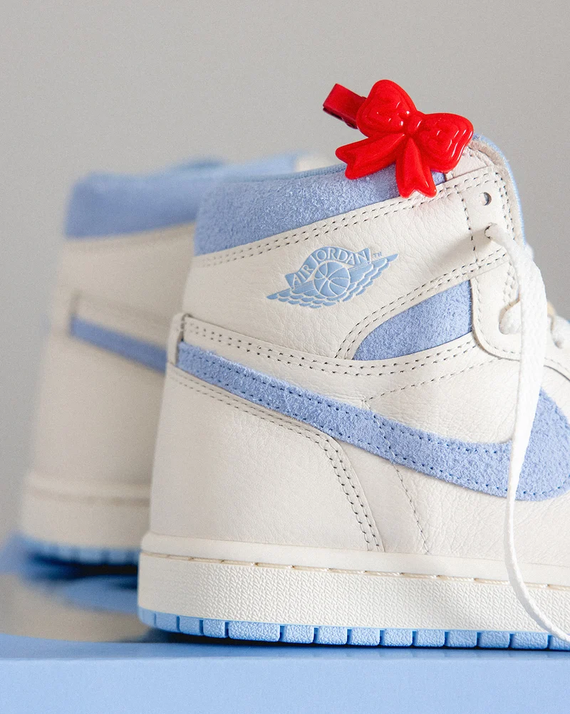 Nike Wmns Air Jordan 1 Retro High OG *Psychic Blue*