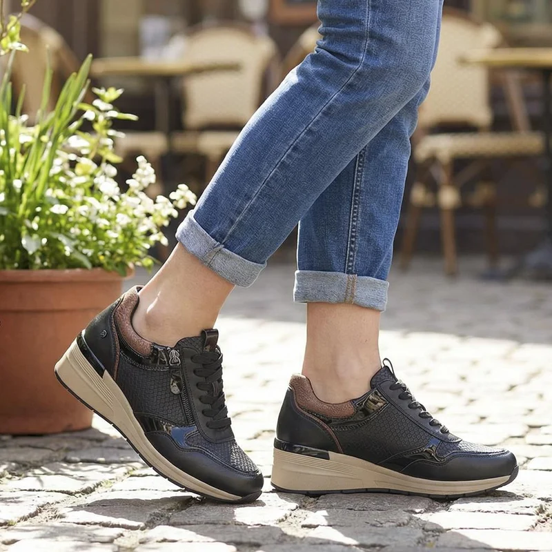 Platform Lace-Up Trainers with Side Zip - WOIL42006 / 328 221 - Black
