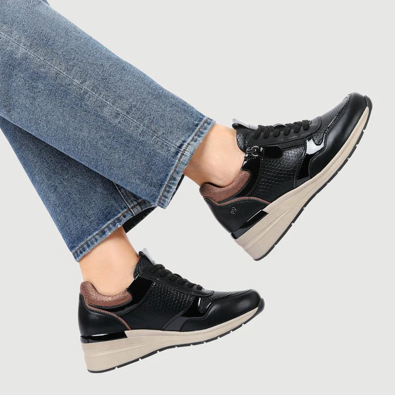 Platform Lace-Up Trainers with Side Zip - WOIL42006 / 328 221 - Black