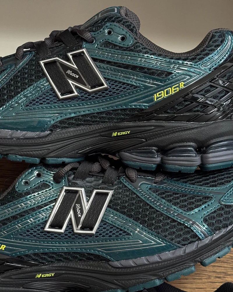New Balance 1906R