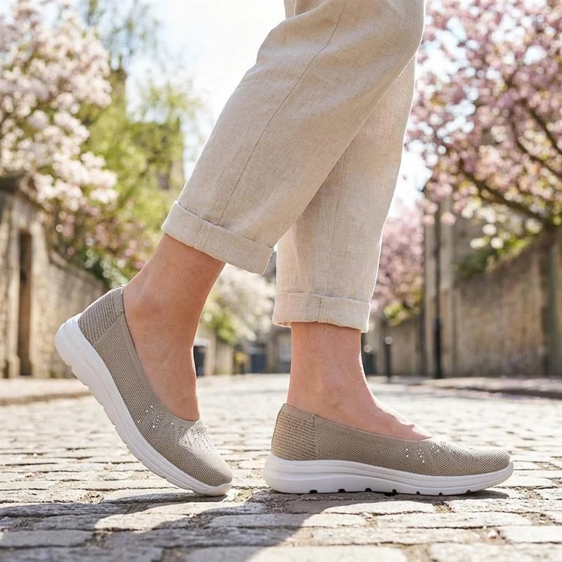 Wide Fit Memory Foam Sporty Pumps - BRK43008 / 328 977 - Taupe