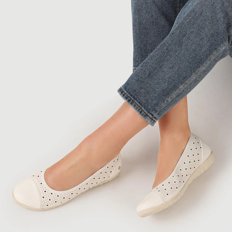 Breathable Lightweight Pumps - WBINS41010 / 327 200 - White