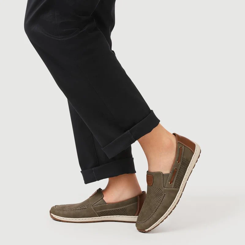 Slip-On Casual Shoes - RKR33500 / 319 700 - Olive
