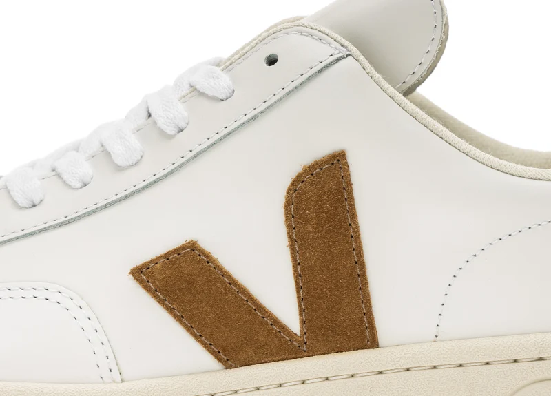 Veja V-12 Leather