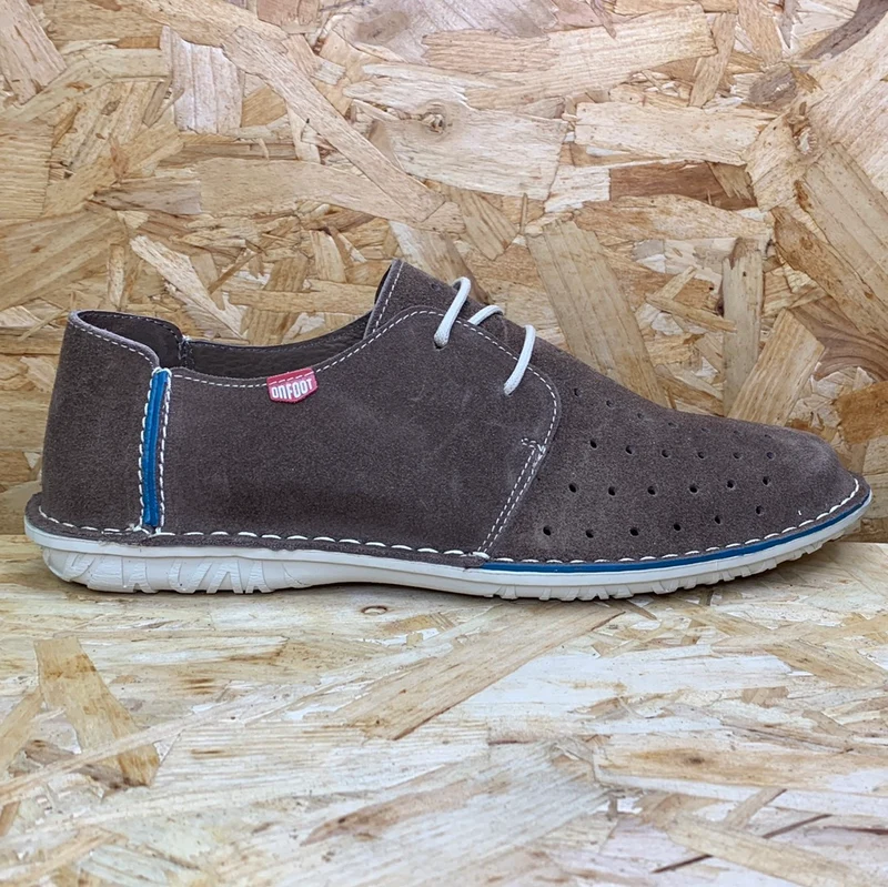 On Foot Herren-Schuhe aus perforiertem Leder – Braun