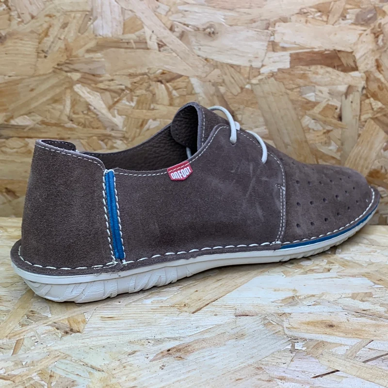 On Foot Herren-Schuhe aus perforiertem Leder – Braun