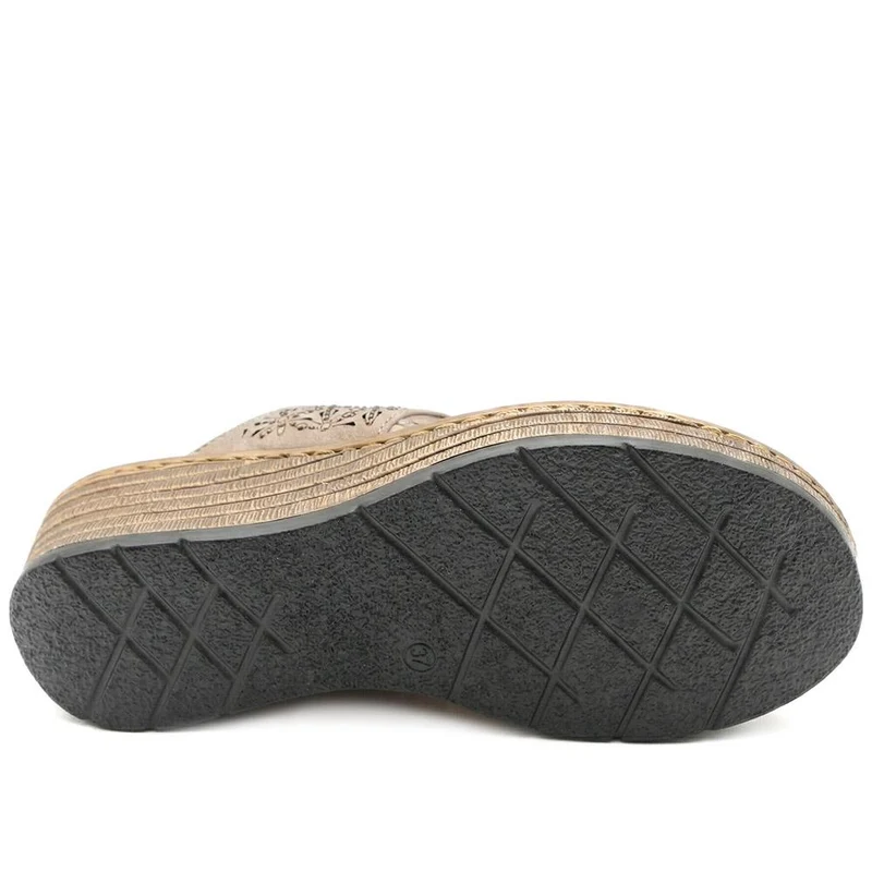 Laser Cut Breathable Toe Post Sandals - BAIZH43032 / 328 986 - Taupe