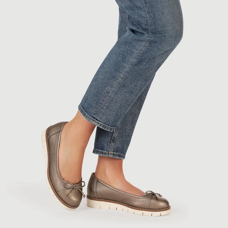 Wide Fit Bow-Detailed Chunky Pumps - WBINS41100 / 327 323 - Metallic