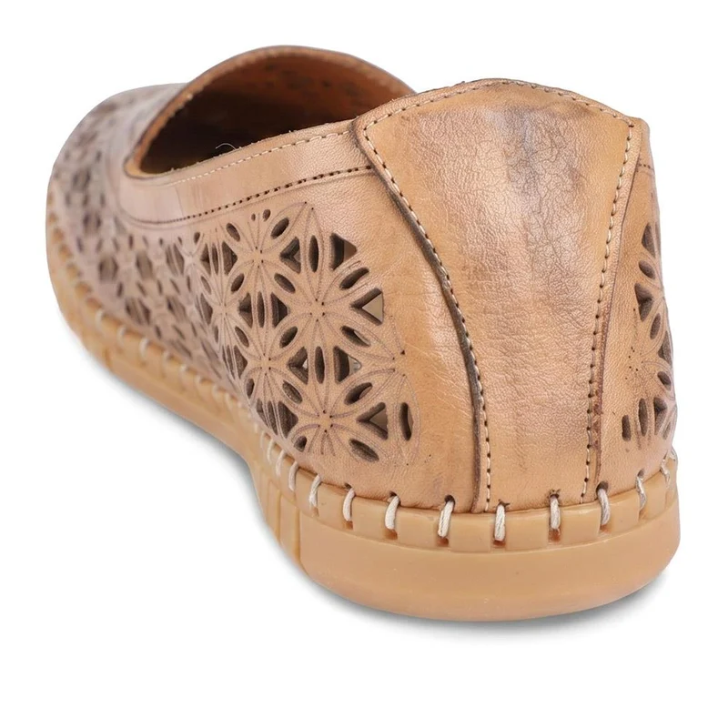 Leather Laser Cut Pumps - KARY43001 / 328 826 - Tan
