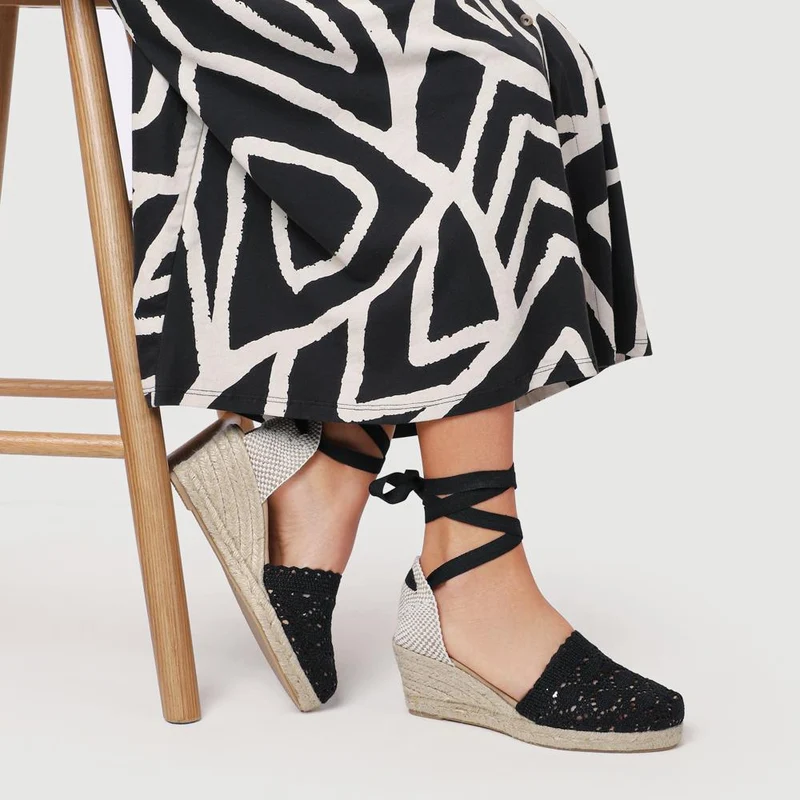 Single Lace Wedge Sandals - LOLLA41000 / 327 578 - Black