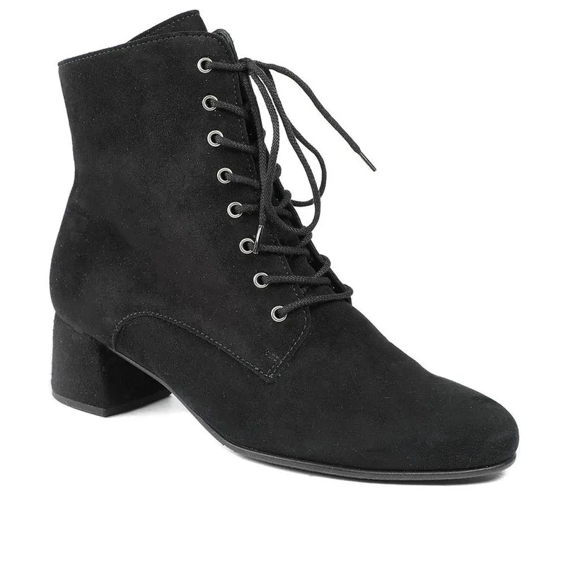 Lace-Up Ankle Boots - GAB40512 / 325 886