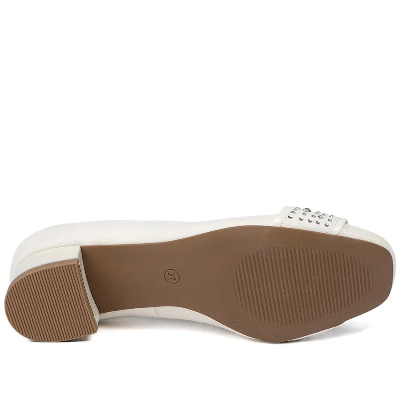 Wide Fit Slip On Court Shoes - PLAN39013 / 325 529 - Beige