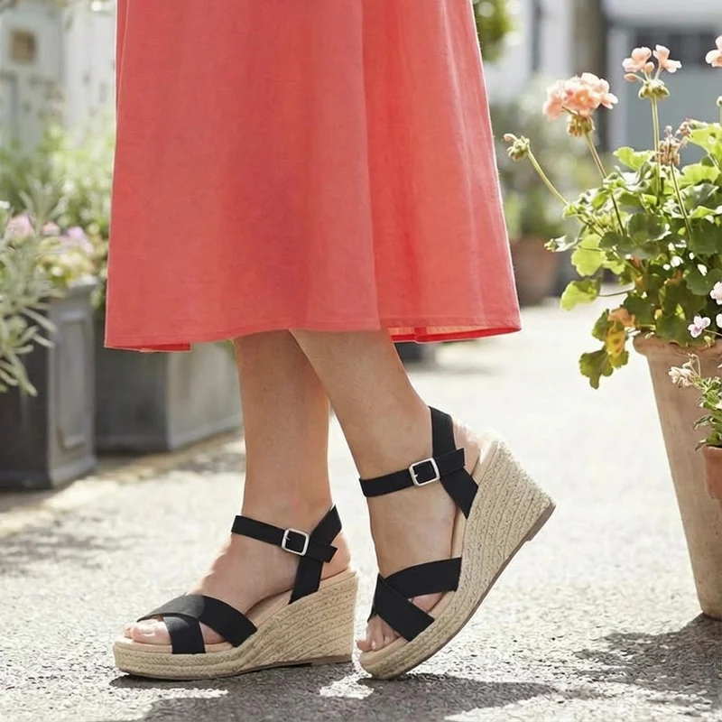 Lightweight Wedge Espadrilles - WBINS37095 / 323 624 - Black