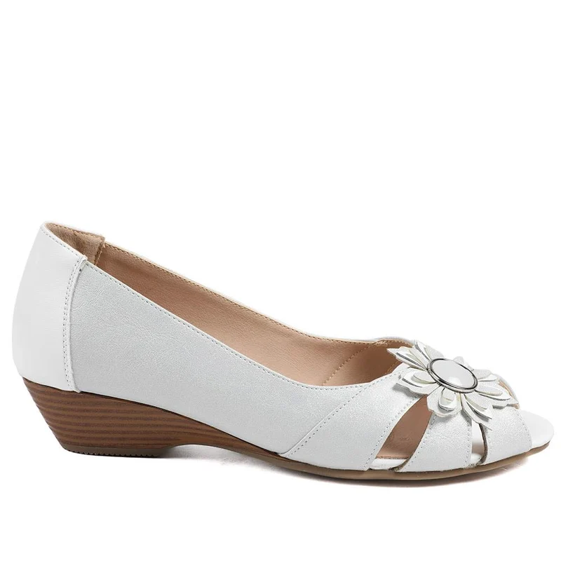 Flower Detail Peep Toe Wedge Pumps - WLIG43000 / 328 886 - Silver