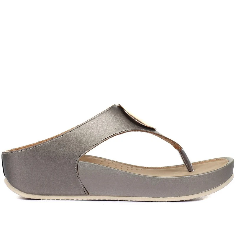 Metallic Toe Post Sandals - BELBAIZH29037 / 315 770 - Pewter
