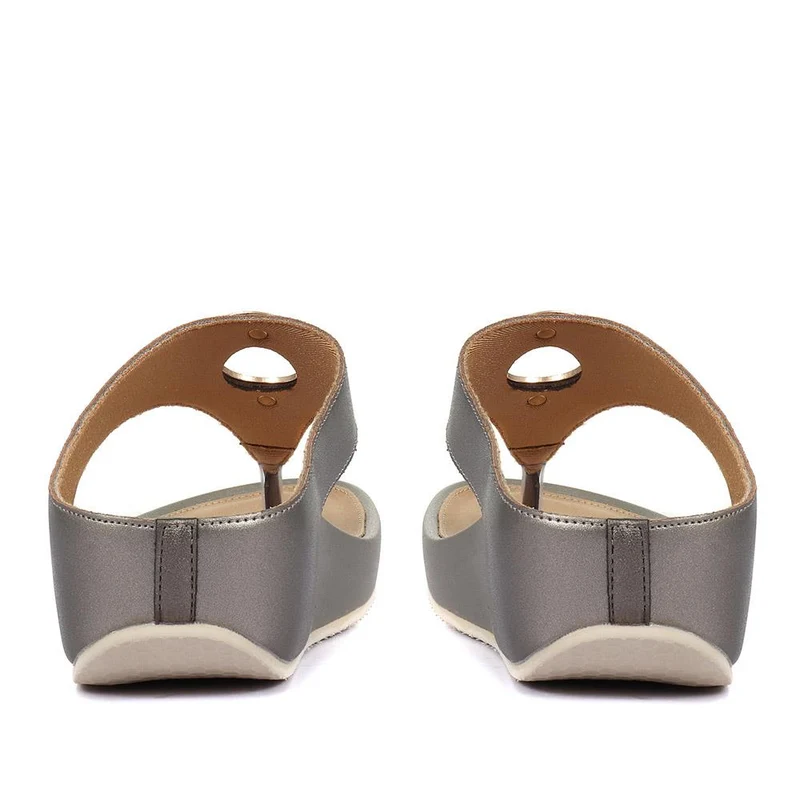 Metallic Toe Post Sandals - BELBAIZH29037 / 315 770 - Pewter